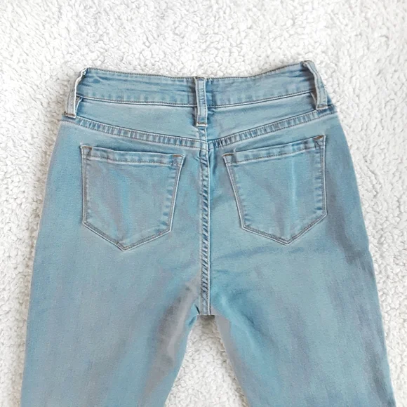 PRINCESS POLLY High Rise Distressed Lightwash Skinny Jeans Size 0 / 23 / 24 - Picture 5 of 7